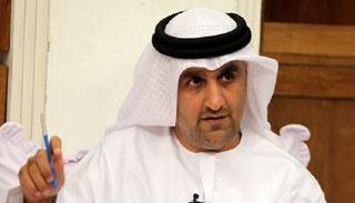 العواني يكشف التضليل القطري بشأن خوض مباريات في دول ترعى الإرهاب
