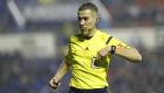 حكم فالنسيا وبرشلونة يرتكب خطأ كارثيا في كأس الملك