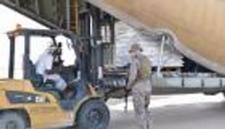 التحالف يفتح مطار الغيظة اليمني أمام المساعدات الإنسانية