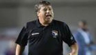 مدرب بنما يحذر لاعبيه من الاستهانة بمنتخب تونس