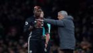 مورينيو يشيد بإبداع دي خيا.. ويدافع عن بوجبا