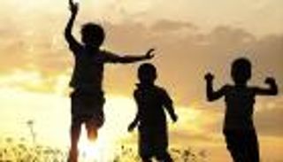 المناخ الدافئ.. طريقك لحياة أكثر اجتماعية وانفتاحا