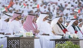 محمد بن زايد وعدد من شيوخ الإمارات يشاركون في مسيرة الاتحاد 