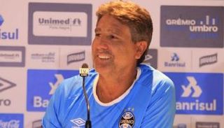 مدرب جريميو ينتظر تمثالا بعد مونديال الإمارات