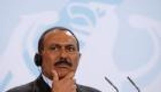 وزير الإعلام اليمني يدعو الشعب وحزب صالح للتوحد خلف الشرعية