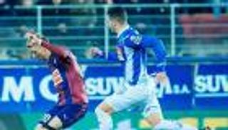 إيبار يواصل انتفاضته في الليجا بثلاثية في شباك إسبانيول