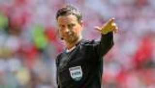 رئيس لجنة الحكام يدير مباراة الرائد والهلال بالدوري السعودي