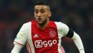 لاعب مغربي ثاني أفضل صانع ألعاب في أوروبا 