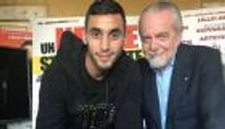 رسميا.. غلام يجدد عقده مع نابولي