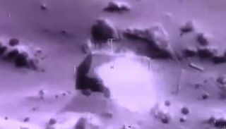 الجيش المصري يستهدف بؤرا إرهابية بشمال ووسط سيناء