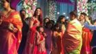 بالصور.. إيشواريا راي ملكة من ديزني في حفل زفاف عائلي