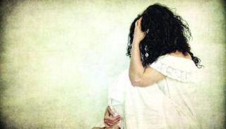 انتهاك حقوق القاصرات - تعبيرية