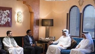 الشيخ محمد بن زايد آل نهيان خلال تقديم واجب العزاء
