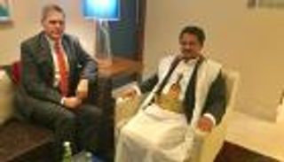 سياسي يمني يطالب واشنطن بضم الحوثيين إلى قوائم الإرهاب