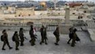 إسرائيل تستبق احتجاجات الفلسطينيين في القدس بحملة اعتقالات