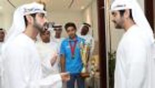 ولي عهد دبي يستقبل فريق الفيكتوري تيم "إكس كات"