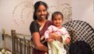 "سيلفي".. رفضت الانتحار وأصبحت أول سائقة سيارة أجرة بالهند