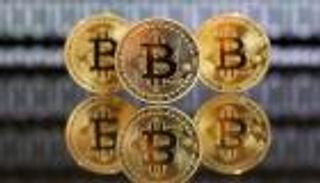 عملة بيتكوين تسجل صعودا فلكيا وتتخطى 13 ألف دولار