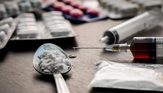 أغلب المروجين للمخدرات هم في الأصل من المتعاطين - أرشيفية