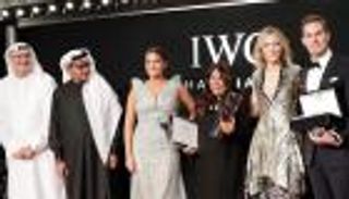 بالصور.. كيت بلانشيت تقدم جائزة "IWC" للمخرجة هيفاء المنصور