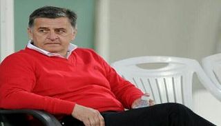 الكويت تستعين بمدرب الجهراء في خليجي 23