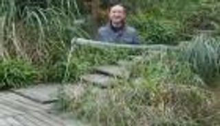 بالفيديو.. عباءة الإخفاء الصينية تثير الجدل على مواقع التواصل