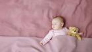 خطوات تساعد الطفل على النوم بمفرده