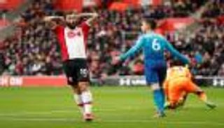 أوستن يسجل بالتخصص في شباك أرسنال 