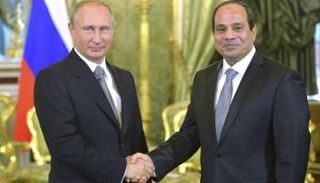 السيسي وبوتين في لقاء سابق- أرشيفية