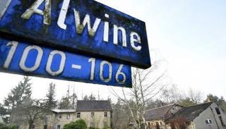 سعر القرية أقل من ربع مليون دولار 