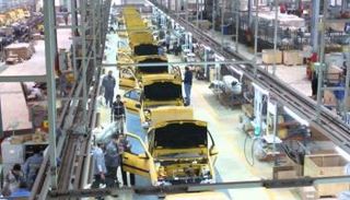خط تجميع سيارات بيجو- أرشيف