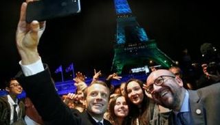 سيلفي ماكرون يوثق رحلة الرؤساء احتفالا بقمة الكوكب الواحد