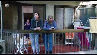 مشهد من مسلسل سابع جار