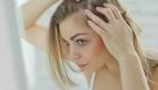 أسباب تساقط الشعر بغزارة‎‏ 