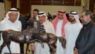 "تراتيل الحرب والسلام" في "العويس الثقافية"