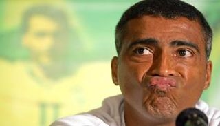 روماريو يواصل انتقاداته للاتحاد البرازيلي