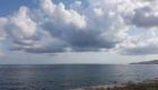 "أرصاد الإمارات" تحذر من ارتياد البحر حتى صباح الأحد