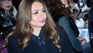 ليلى علوي  تنتظر استلام تكريم والدتها الراحلة 