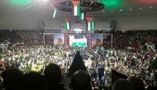 القاعة البيضاوية في الجزائر احتشدت بالجماهير لنصرة القدس