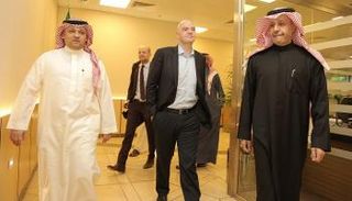رئيس الفيفا ورئيس الاتحاد السعودي