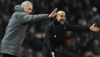 مورينيو مدرب مانشستر يونايتد وجوارديولا مدرب مانشستر سيتي