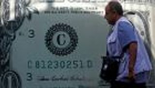 الدولار عند مستواه المرتفع أمام الجنيه المصري بداية الأسبوع