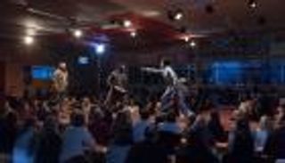 من كاليه إلى لندن.. "قُبلة النجاة" لمسرح اللاجئين