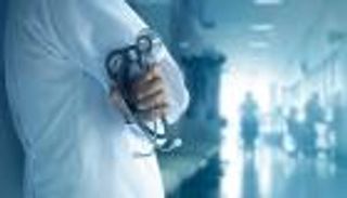 10 آلاف طبيب هندي يضغطون على الحكومة بإجازة جماعية