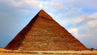 الآثار تنفي إعطاء أي موافقات لاستخدام جهاز الروبوت داخل الهرم الأكبر 