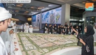 المشاركون في "رحلة الاتحاد" في مدينة مصدر بأبوظبي