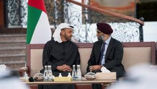 الشيخ محمد بن زايد آل نهيان في لقائه مع وزير الدفاع الكندي