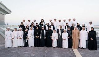 محمد بن زايد يلتقي متفوقي 