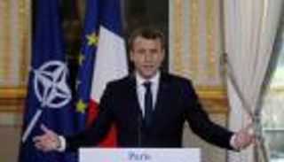 ماكرون للأسد: من يرتكب المجازر بحق شعبه لا ينتقد الآخرين