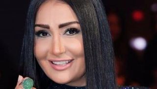 دموع غادة عبد الرازق بعد ظهور الشعر الأبيض في رأسها 